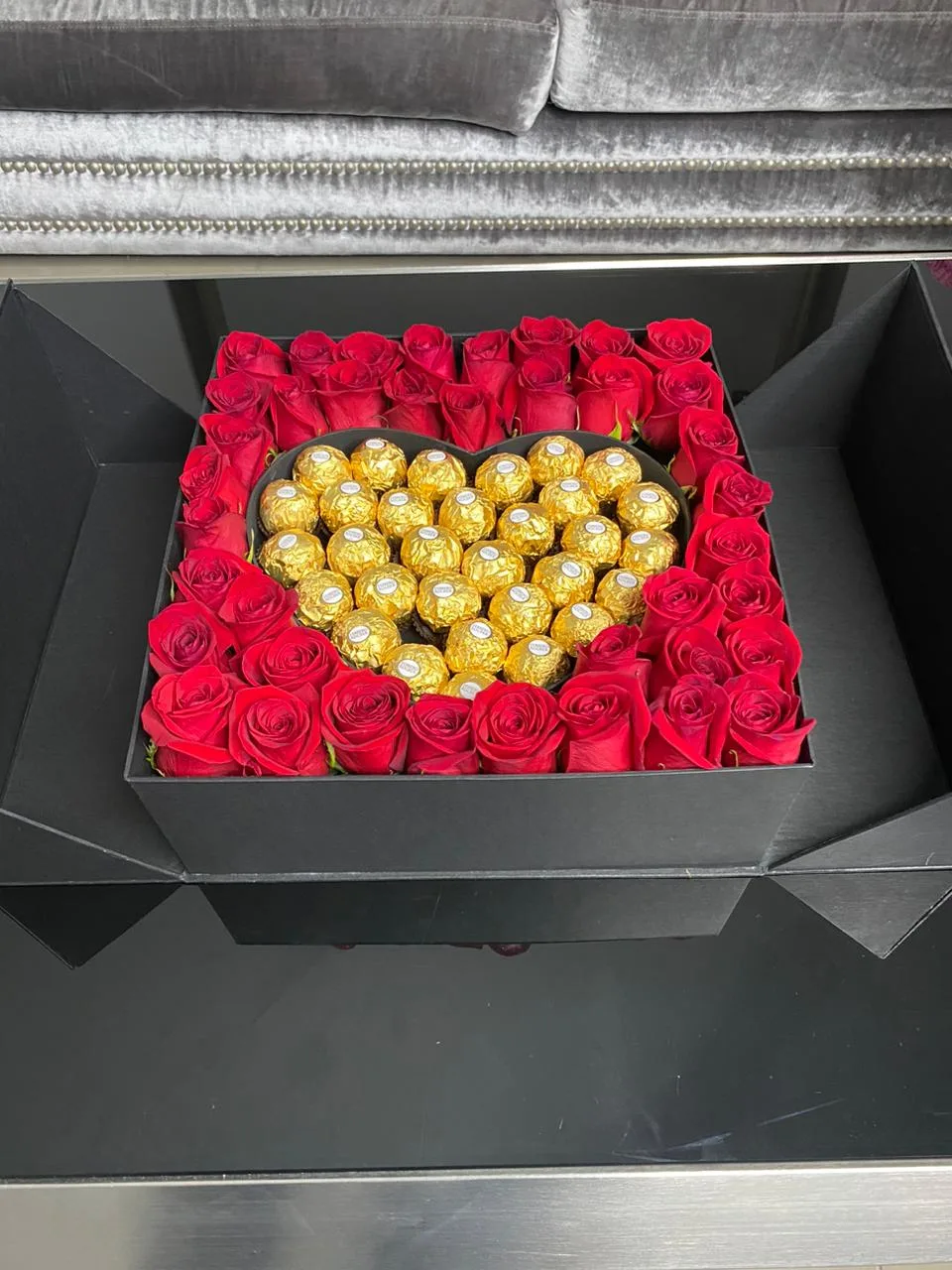 caja cofre con rosas premium